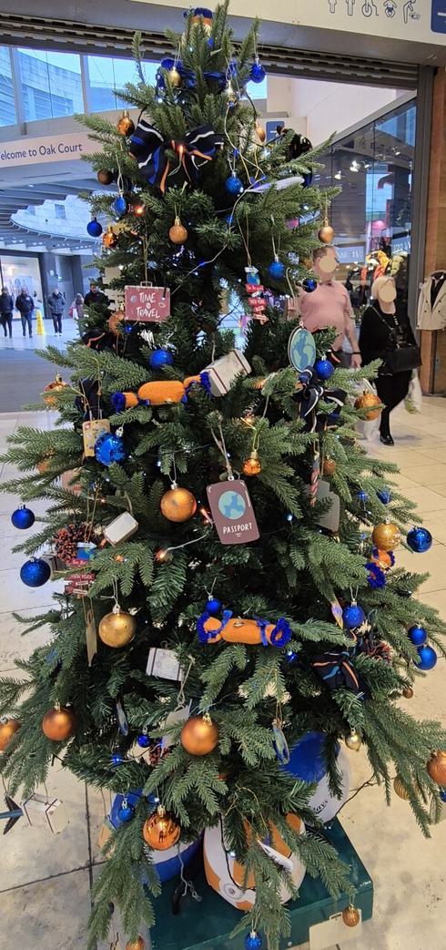 Tree 13 Hays Travel MK Food Bank FULL 600px